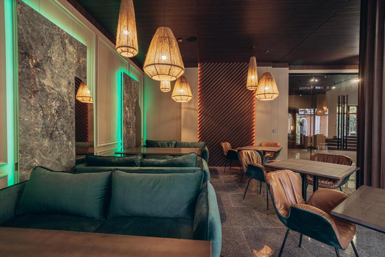 Park Hotel Bristol ウージュホロド エクステリア 写真