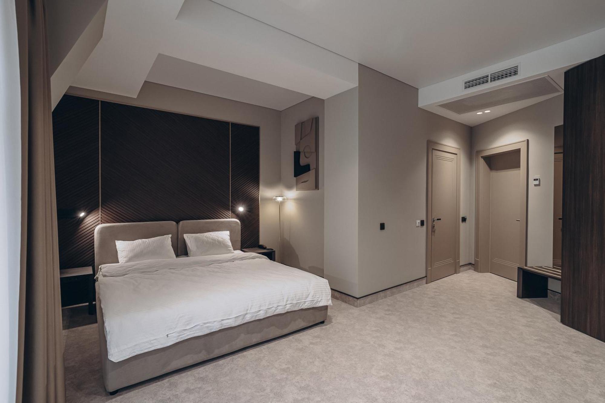 Park Hotel Bristol ウージュホロド エクステリア 写真