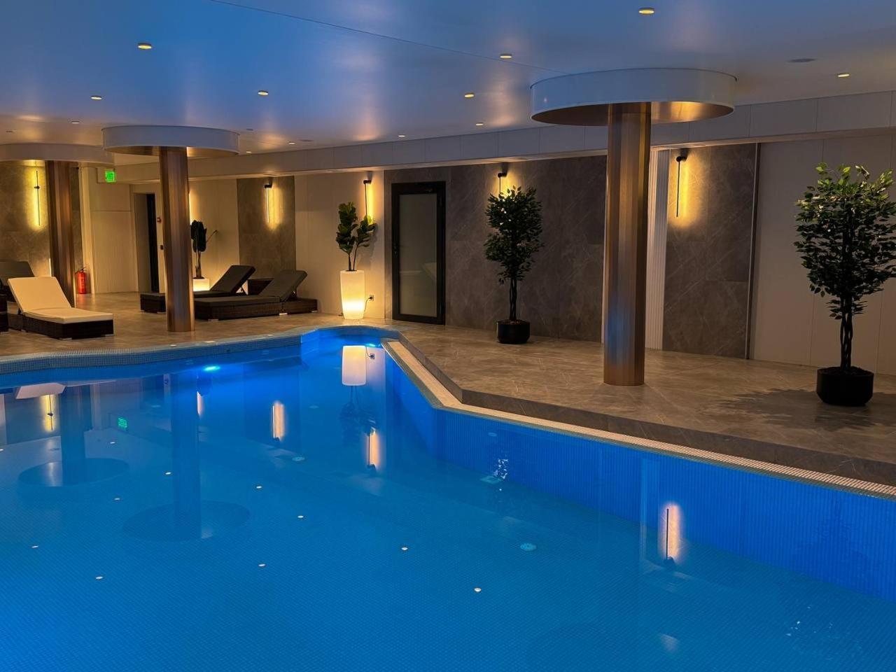 Park Hotel Bristol ウージュホロド エクステリア 写真