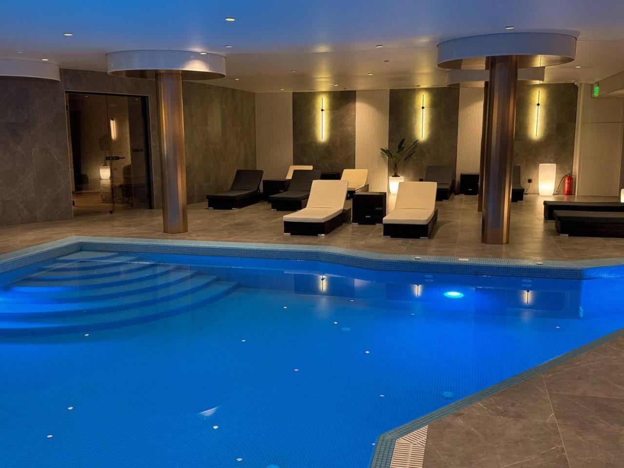Park Hotel Bristol ウージュホロド エクステリア 写真