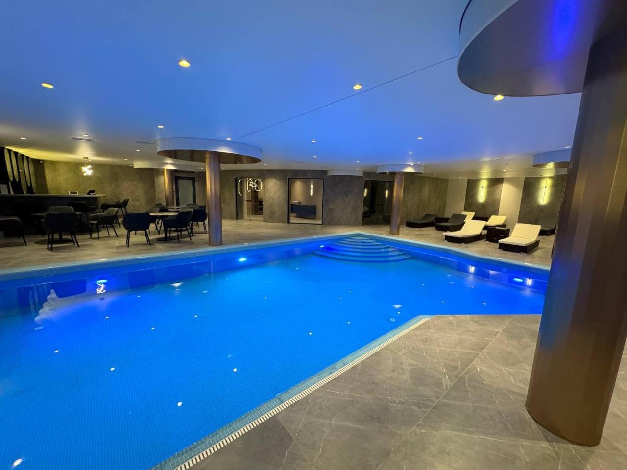 Park Hotel Bristol ウージュホロド エクステリア 写真