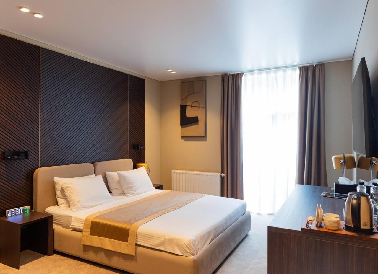 Park Hotel Bristol ウージュホロド エクステリア 写真